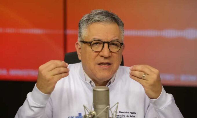 Vacina brasileira contra a dengue pode estar disponível em 2026, diz ministro da Saúde