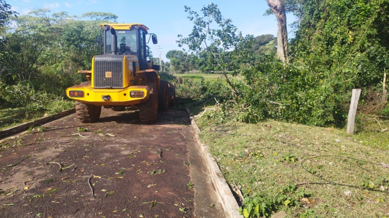 Prefeitura de Nioaque atua de forma rápida após temporal e libera BR 060 ainda na madrugada