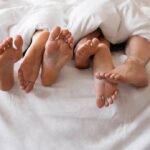 Homem leva duas mulheres para motel e chama mãe para pagar conta