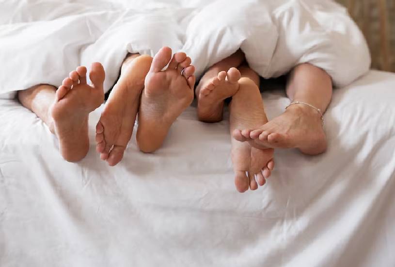 Homem leva duas mulheres para motel e chama mãe para pagar conta