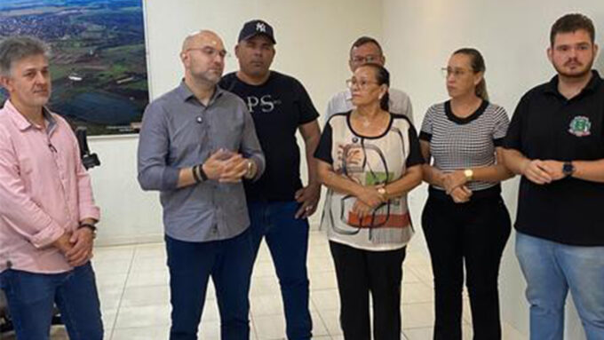 Vereadores pedem nova escola estadual e melhorias para ensino no campo em reunião com secretário de Educação