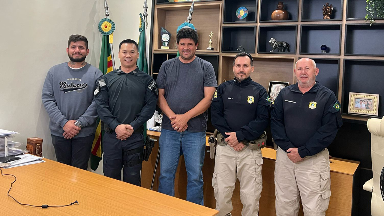 Prefeito Rodrigo Basso se reúne com PRF e Diretor de Trânsito para discutir ações de segurança e educação no trânsito