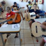 Oficinas gratuitas de percussão e violão acontecem em Sidrolândia em parceria com a Cutrale