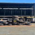 Carreta com carga ilegal de pneus é apreendida pelo DOF em Douradina