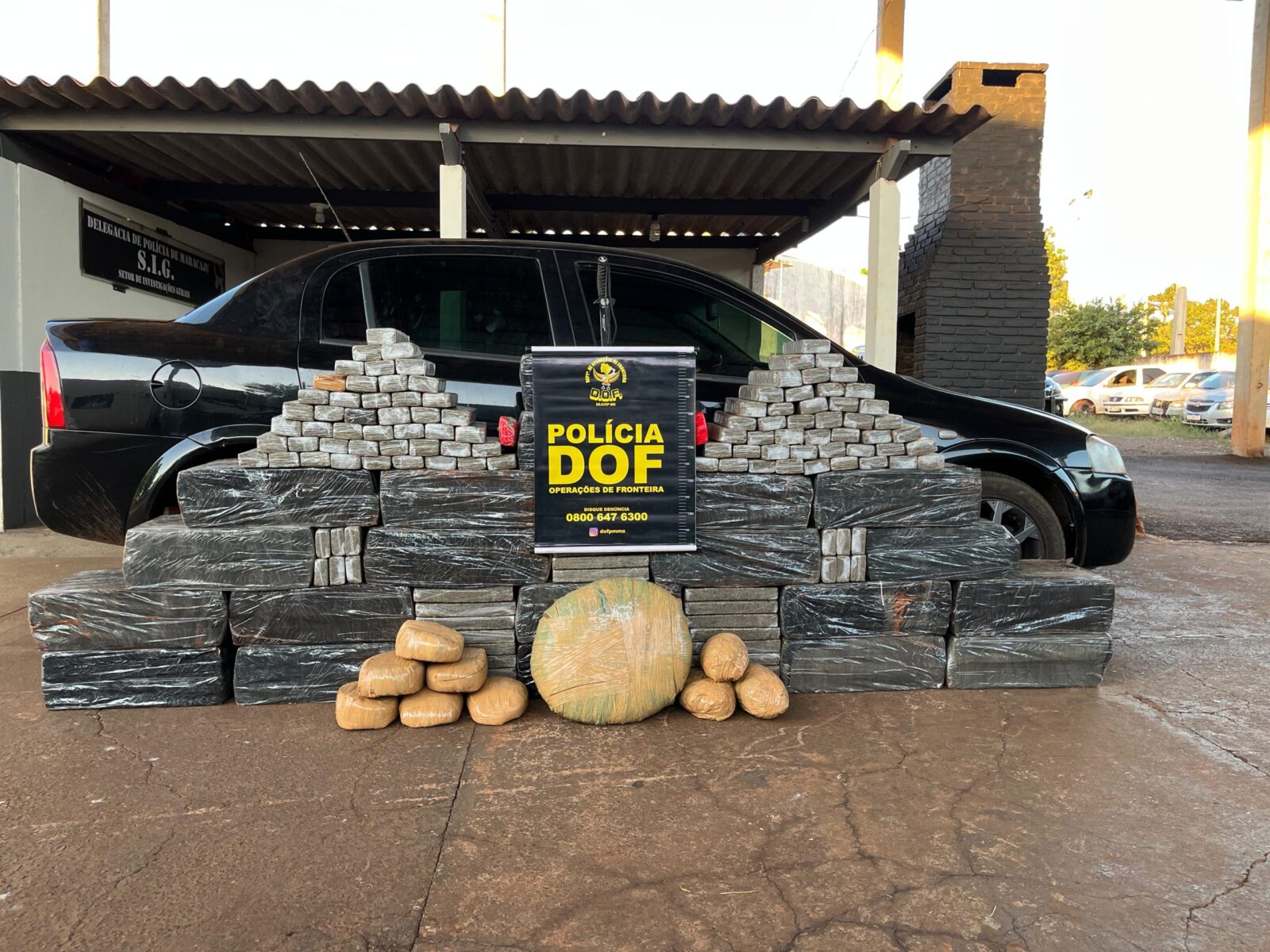 DOF apreende carro com mais de meia tonelada de drogas em Maracaju