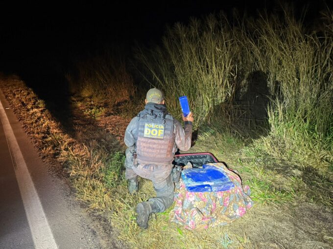 DOF apreende mala com drogas em Tacuru