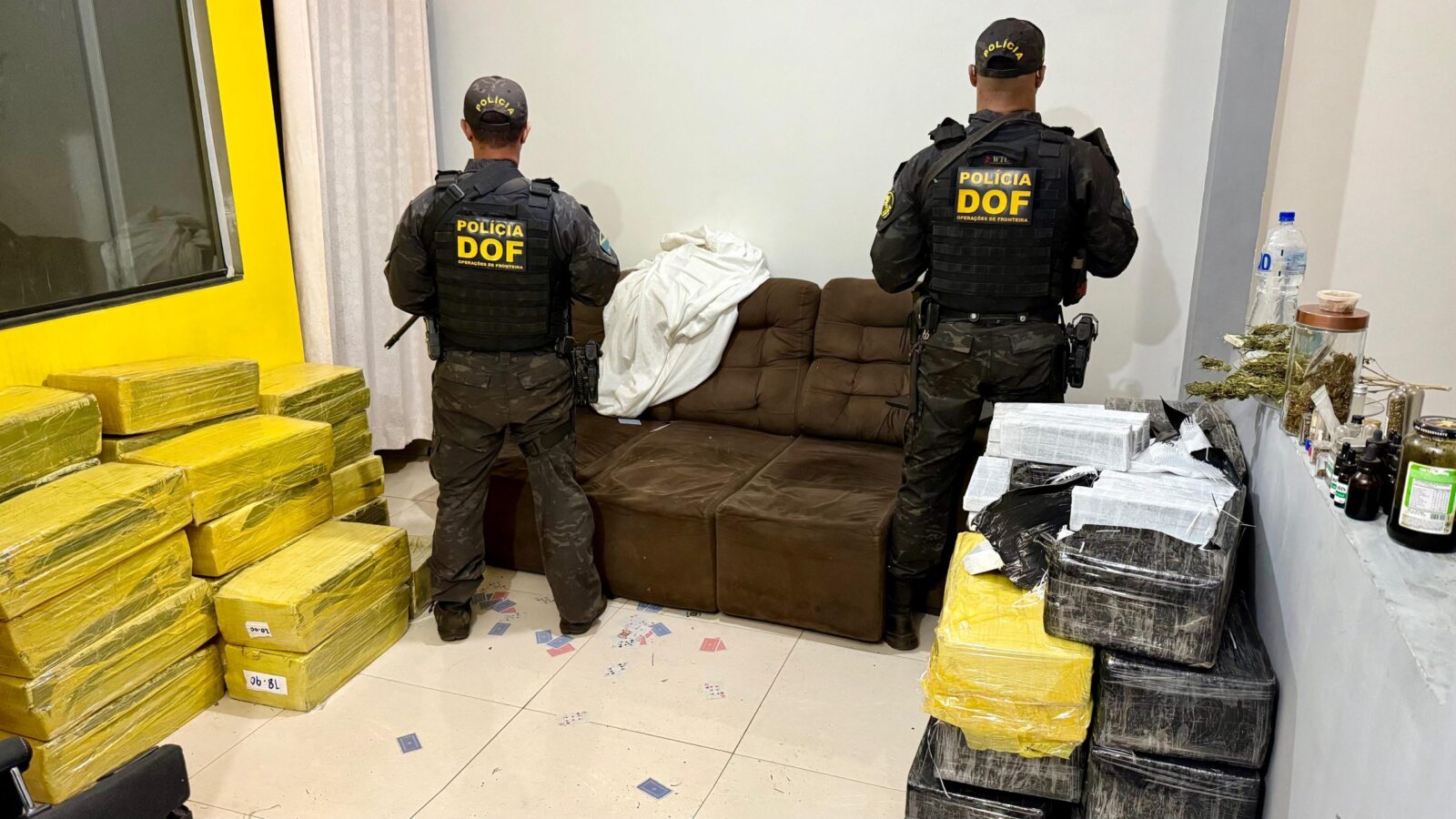 DOF apreende quase 1 tonelada de droga em entreposto em Ponta Porã e recupera veículo roubado