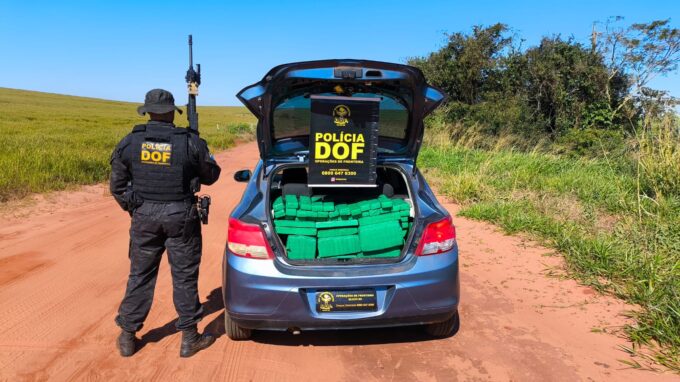 DOF recupera carro furtado em Minas Gerais com quase 400 quilos de drogas que seguiam para São Paulo