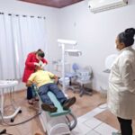 Entrega de próteses dentárias em Miranda melhora saúde bucal e autoestima de moradores