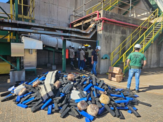 Polícia Civil incinera mais de uma tonelada de drogas em Água