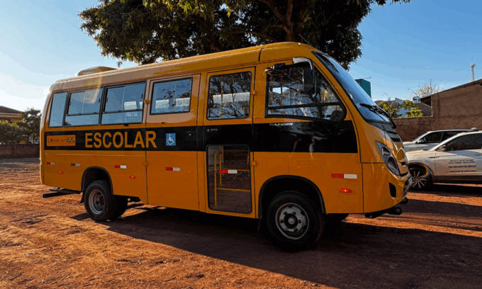 Prefeitura de Sidrolândia recebe novo ônibus escolar para fortalecer a frota