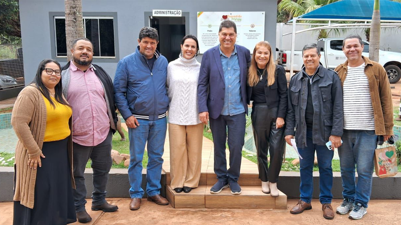 Prefeito Rodrigo Basso visita projeto Esquadrão da Vida e destaca importância do acolhimento e da recuperação de vidas