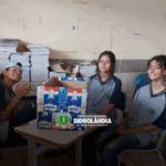 Alunos da Escola Leonida La Rosa Balbuena produzem casinhas sustentáveis para cães em situação de abandono