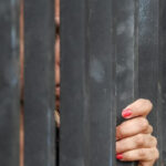 Mulher é espancada e mantida em cárcere por família de companheiro em Sidrolândia