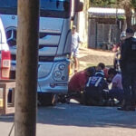 Crianças são atingidas por carreta e uma delas sofre fratura exposta em Aquidauana