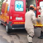 Motociclista fica ferido após se enroscar em fios rompidos em Anastácio