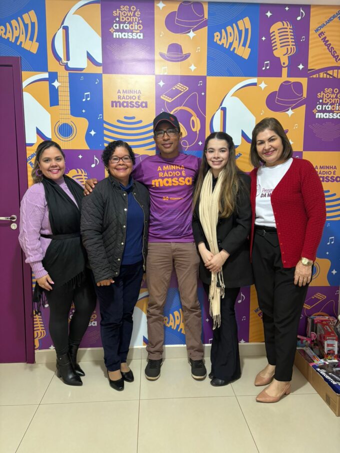 Delegada de Polícia participa de programa de rádio durante o Agosto Lilás em Nova Andradina