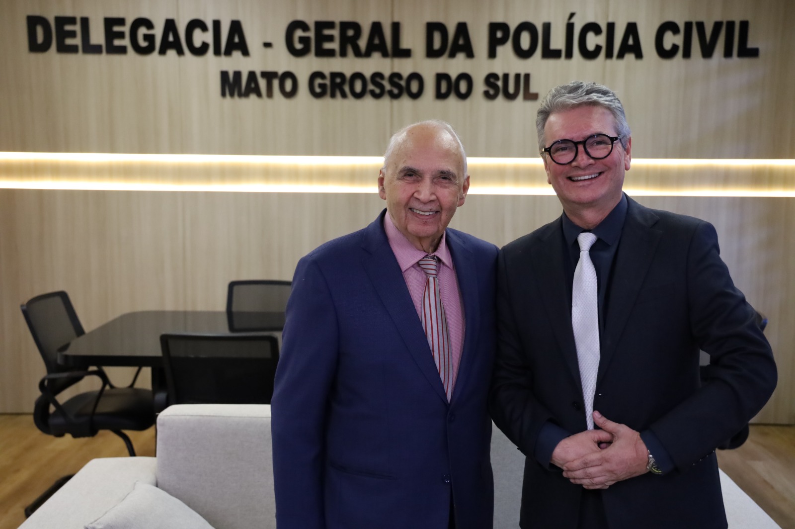 Deputado Londres Machado realiza visita institucional à Delegacia-Geral da Polícia Civil