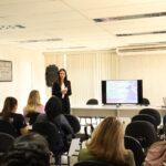 Em alusão à Campanha Agosto Lilás, Delegada da Polícia Civil palestra sobre violência de gênero na Procuradoria-Geral do MS