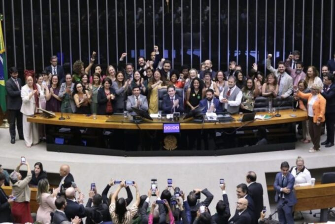 5 pontos de riscos para a liberdade de expressão, versus, PL da Adultização (PL 2.628/2022)   