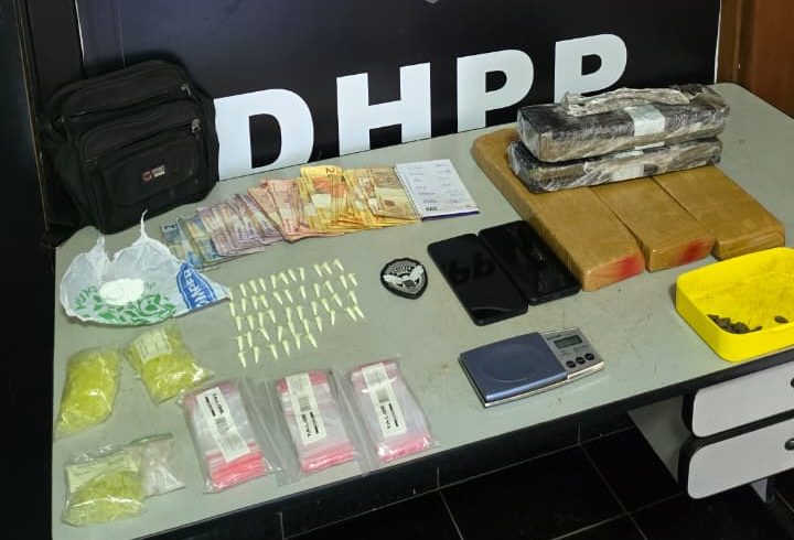 Polícia Civil fecha ponto de comercialização de entorpecentes no Jardim Tijuca e captura foragido da justiça