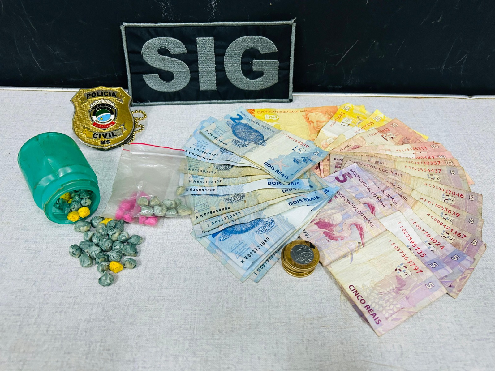 Polícia Civil prende dois homens por tráfico de drogas na área central de Naviraí