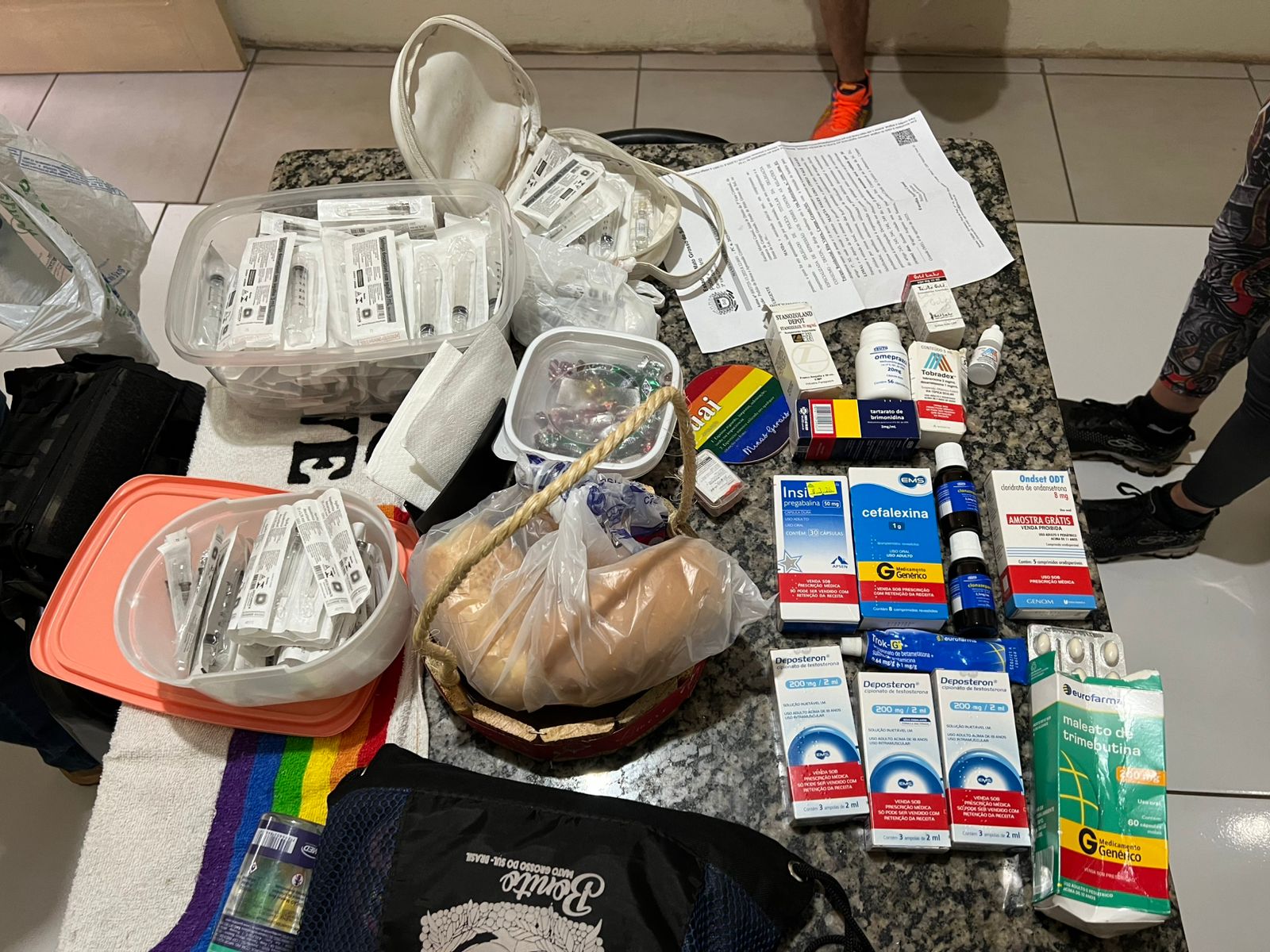 Polícia Civil prende homem em flagrante por venda de medicamentos controlados sem receita em Campo Grande