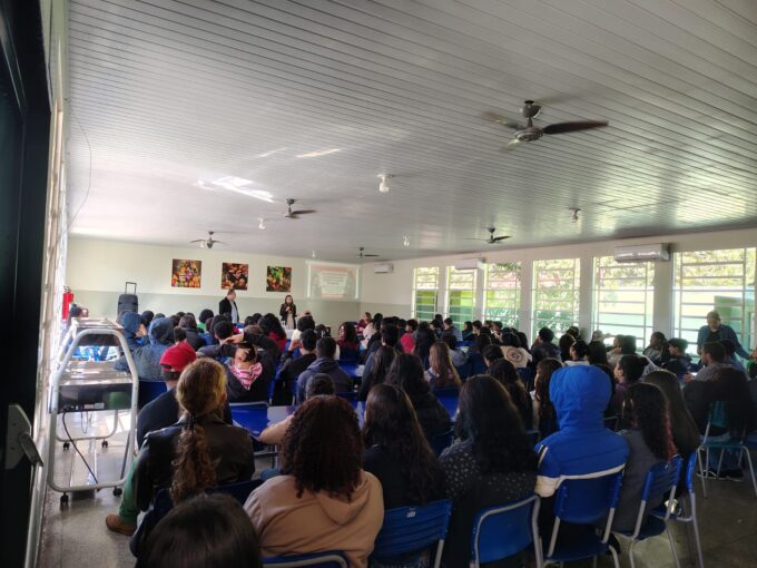 Polícia Civil promove palestra “Violência no namoro não!” para estudantes do ensino médio em Batayporã