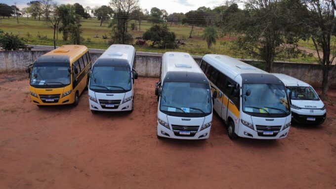Prefeitura renova frota de ônibus escolar e garante conforto e segurança aos estudantes