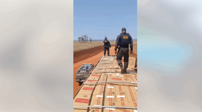 DOF apreende carreta com R$ 2,2 milhões em cigarros e agrotóxicos contrabandeados do Paraguai