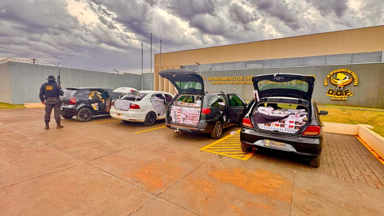 DOF intercepta comboio com cigarros contrabandeados que seriam entregues em Campo Grande