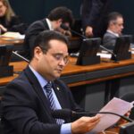 Fábio Trad chama “PEC da Bandidagem” de ameaça à democracia e rebate Nikolas Ferreira ao comparar blindagem a lógica do PCC