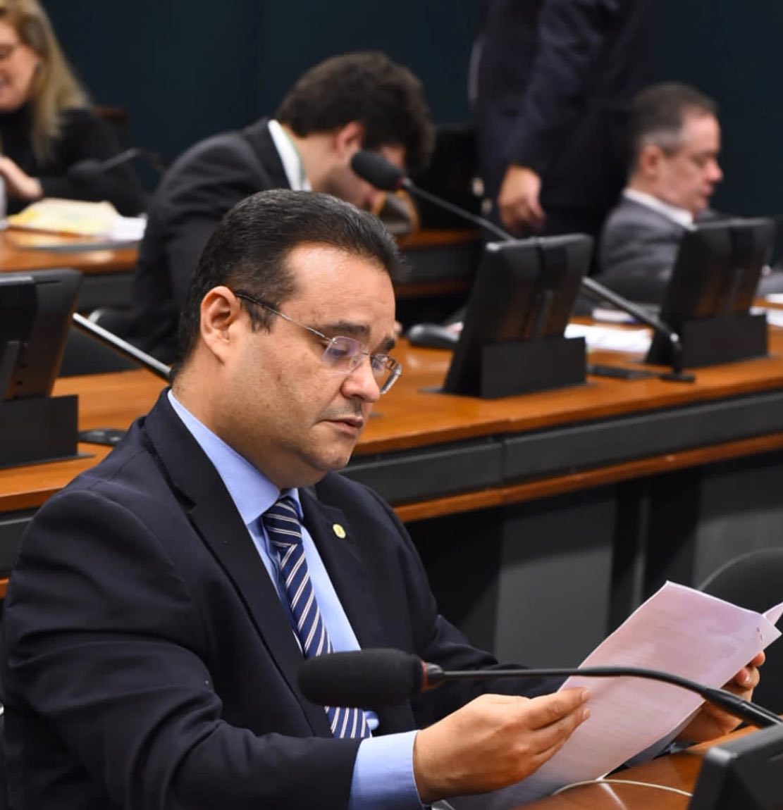 Fábio Trad chama “PEC da Bandidagem” de ameaça à democracia e rebate Nikolas Ferreira ao comparar blindagem a lógica do PCC