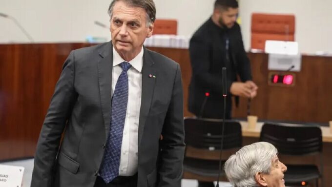 STF aplica 27 anos de pena para Jair Bolsonaro em regime fechado