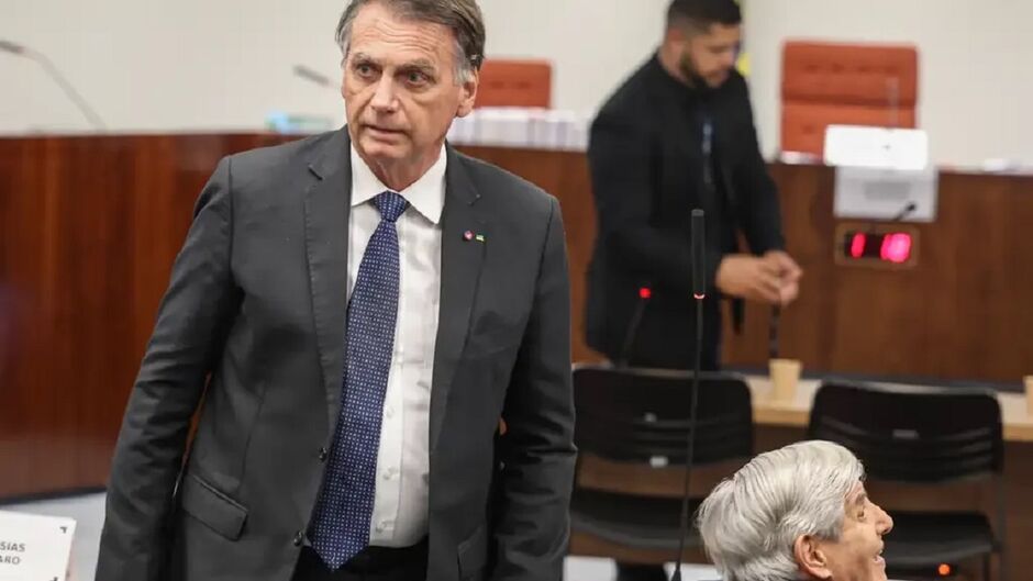 STF aplica 27 anos de pena para Jair Bolsonaro em regime fechado