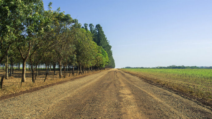 Infraestrutura rural avança com cascalhamento e patrolamento nas estradas vicinais de Sidrolândia