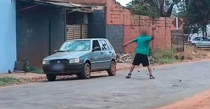 ‘Corno’ destrói o próprio carro ao descobrir traição no Nova Lima (vídeo)