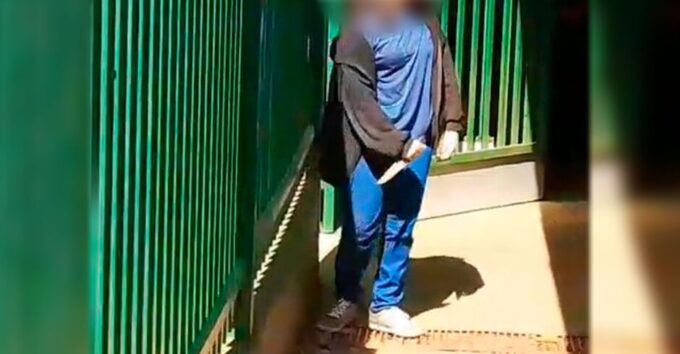 Adolescente leva faca pra escola e ataca colegas durante briga em Campo Grande (vídeo)