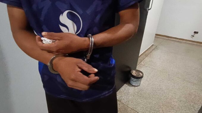 Professor atrai menino para recolher lenha e comete estupro