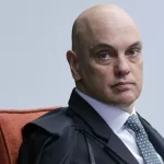 Moraes reconhece erro judicial e concede liberdade provisória a réu do 8/1