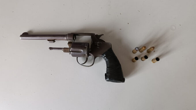 Homem é preso após efetuar disparos de arma de fogo no bairro Jatobá