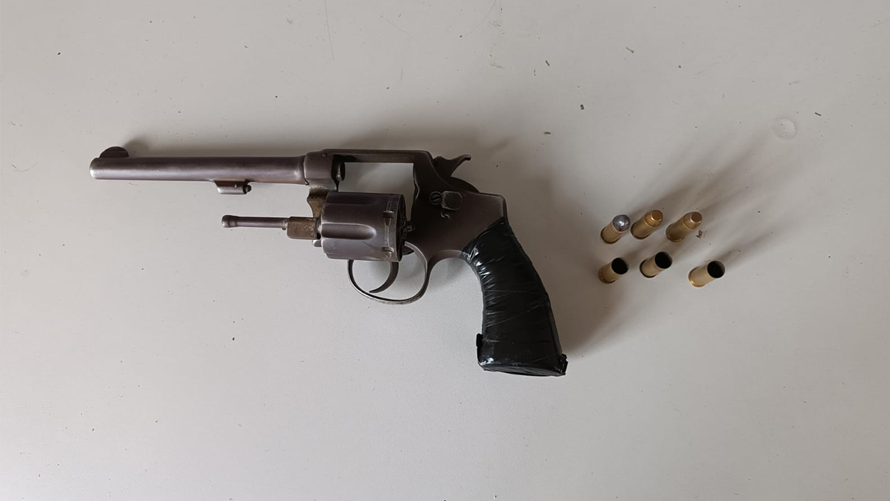 Homem é preso após efetuar disparos de arma de fogo no bairro Jatobá