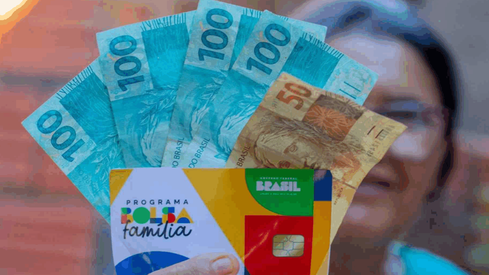 Bolsa Família: beneficiários com NIS final 3 recebem parcela de outubro nesta quarta-feira