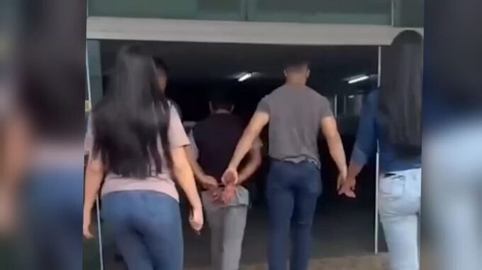 Pastor obrigava filha a ver irmã sendo estuprada por ele