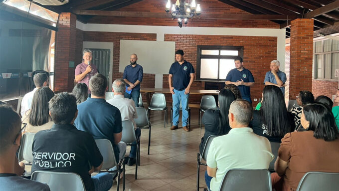 Eleições democráticas escolares se concretizam e prefeito Rodrigo Basso reúne diretores eleitos em encontro histórico