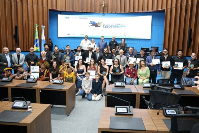 Medalha “Tom do Pantanal – Arara Azul” valoriza talentos que difundem a música de MS