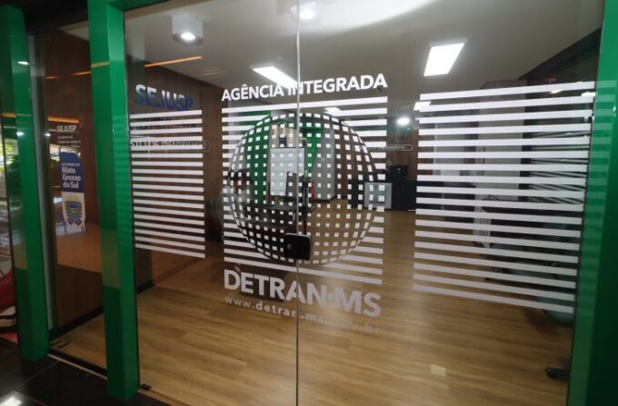 Governo de MS amplia modelo integrado de agência que une serviços do Detran e emissão do novo RG