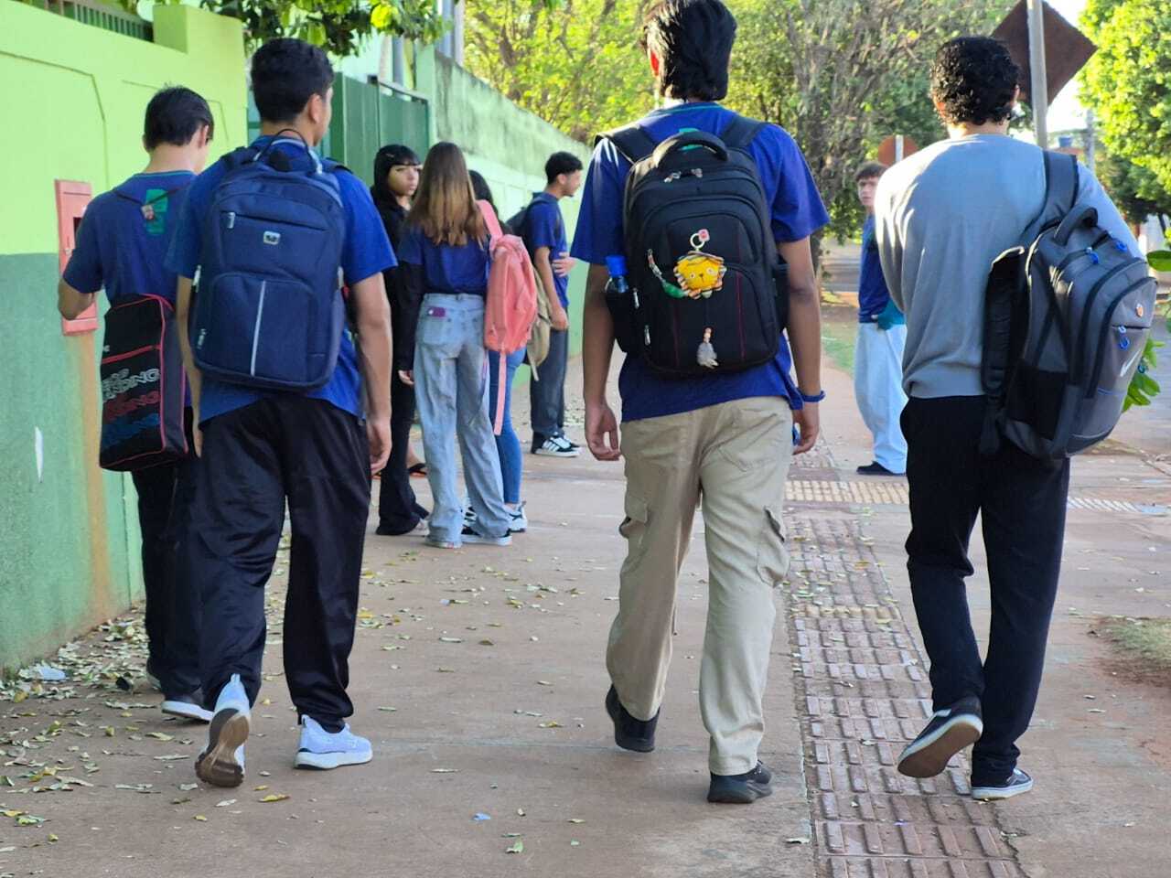 Matrículas em escolas estaduais podem ser feitas a partir desta segunda-feira
