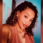 Jovem atropelada por motociclista recebe alta e inicia recuperação em casa