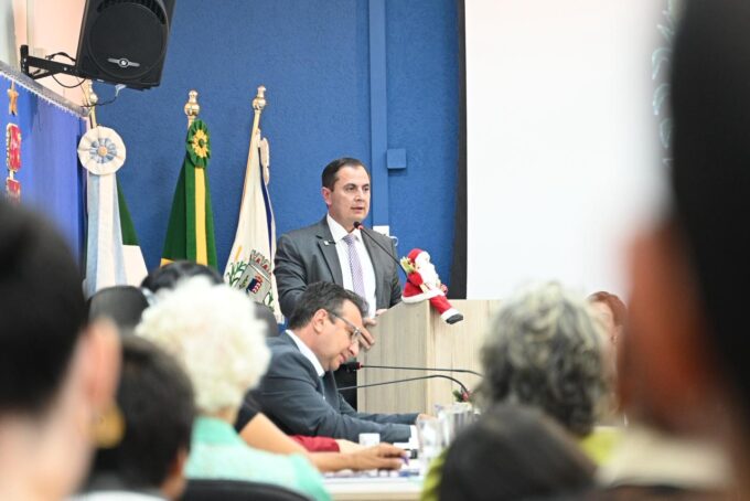 Jardim avança e se prepara para o futuro: prefeito apresenta balanço histórico de 2025 na Câmara